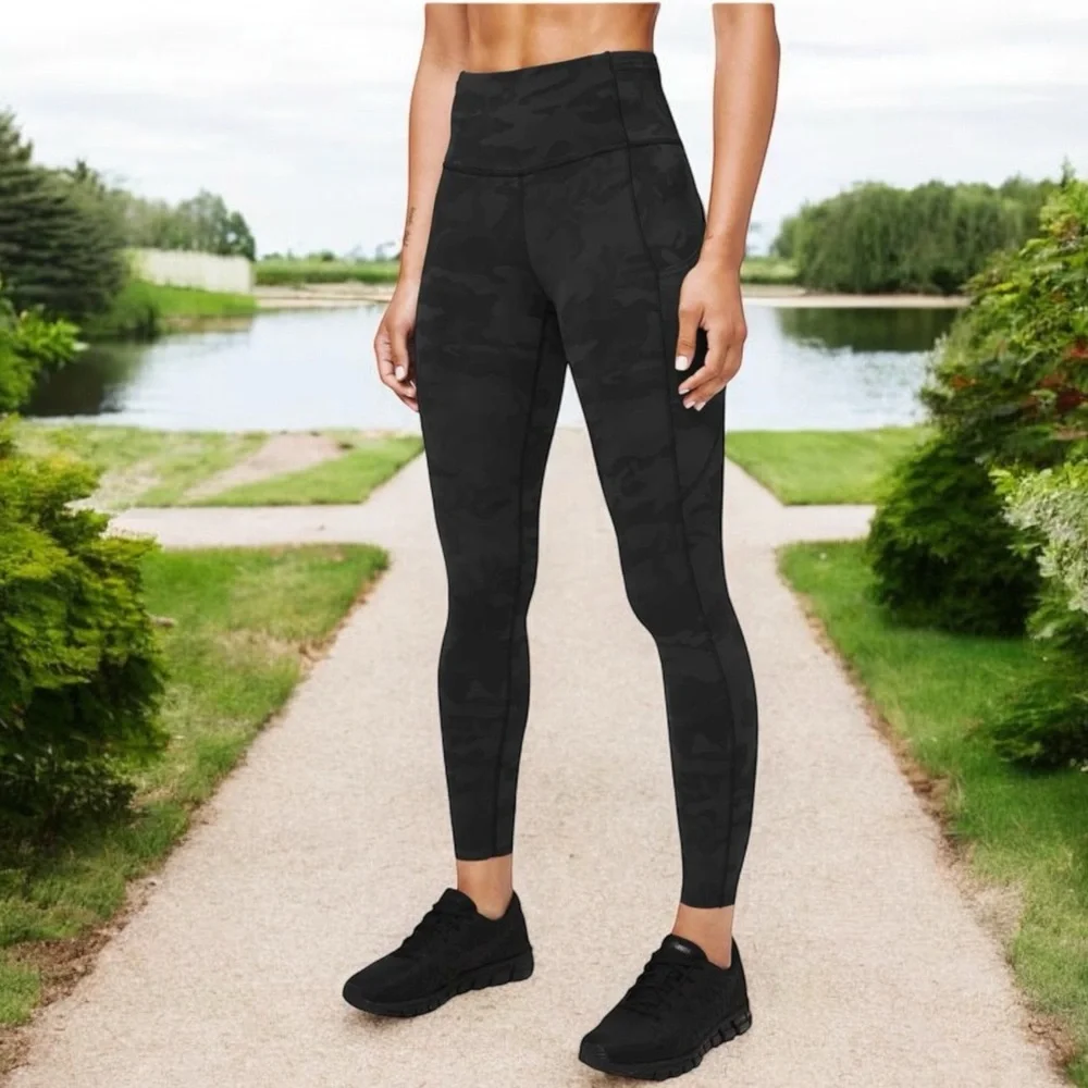 Lululemon Fast and Free Tight Il 25